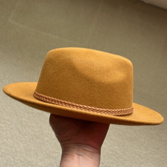Wool Fedora Brown/Mustard. One size: approx inside measurement: 22 1/4” - Picture 7 of 7